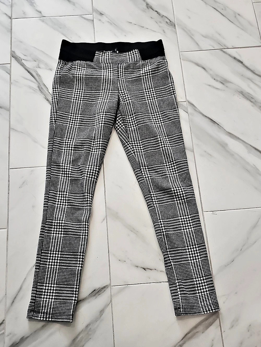 Checkered Skinny Pants in Black & White